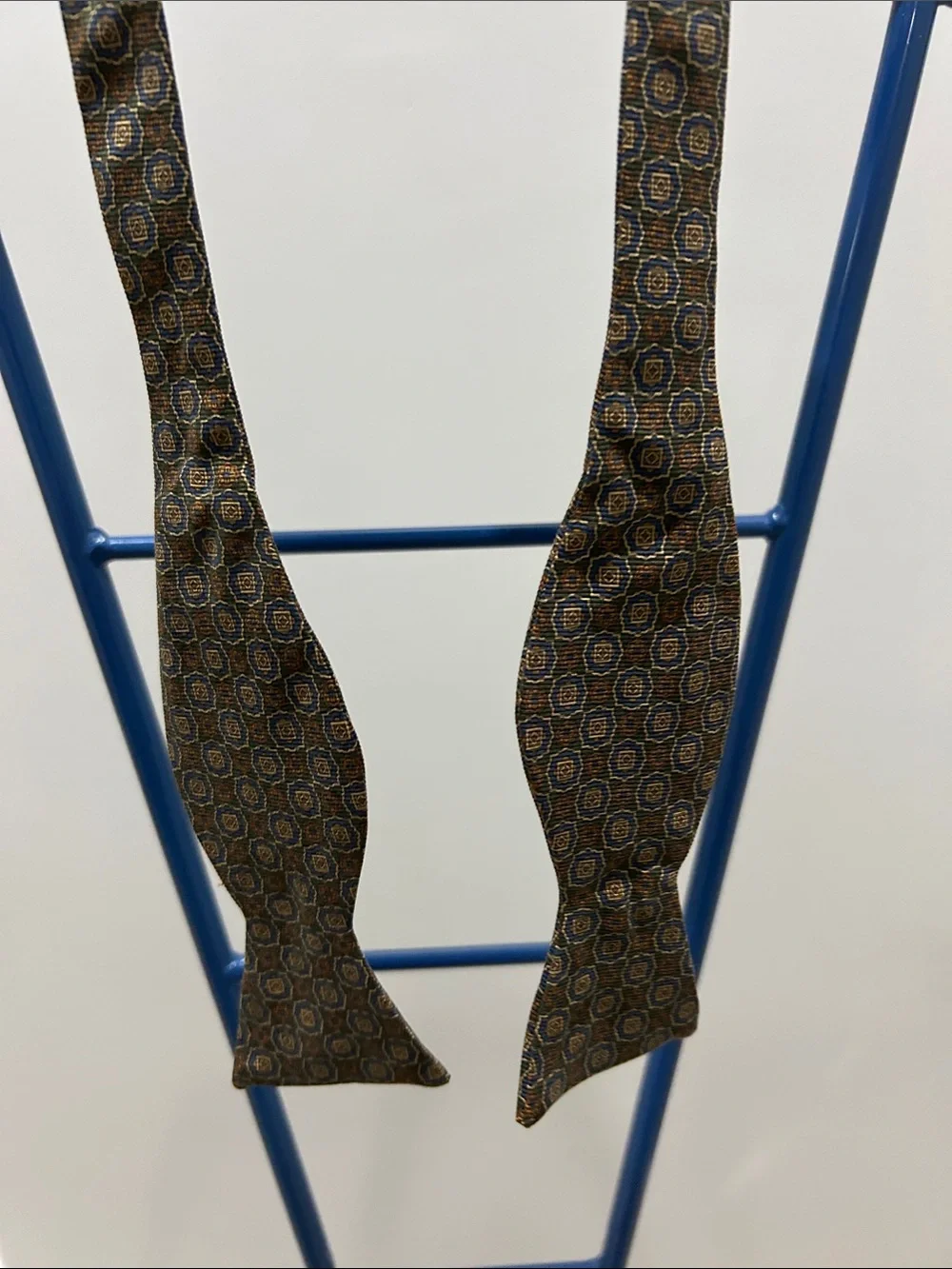 Brooks Brothers Self-Tie Bow Tie in Brown Geometric Pattern